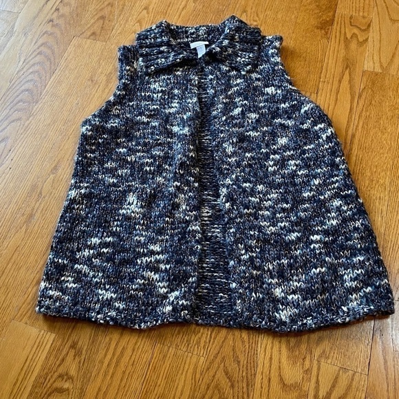 Chico’s sweater vest with hook and eye at the top size 1 or med/8 - Picture 1 of 5